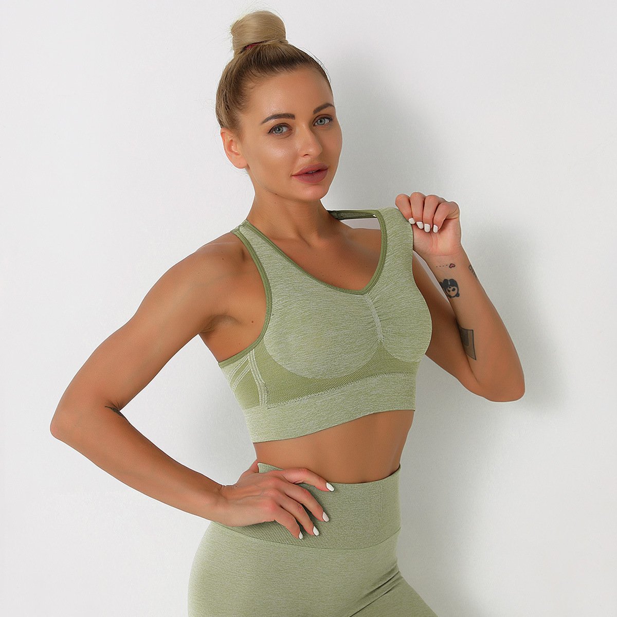 New Push Up Sports Tops Fitness Women Sport Female Sport Gym Crop Vest Padded Seamless Brassiere Sports Top Workout Bra
