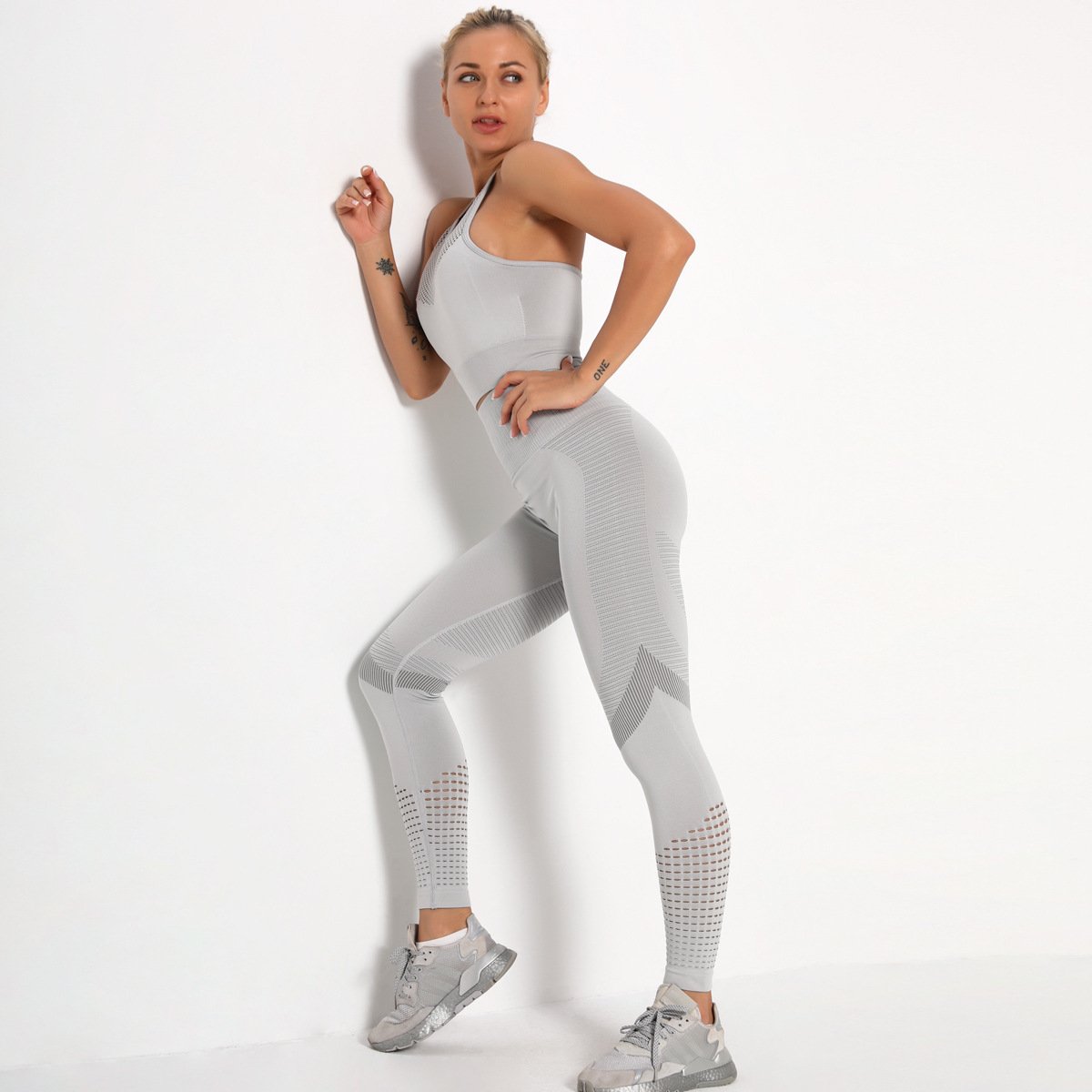 Pink Women Two Pcs Seamless Gym Set Hollow Out Sports Bra High Waist Leggings 2Pcs Suit Newest Styles Women Workout Cloth